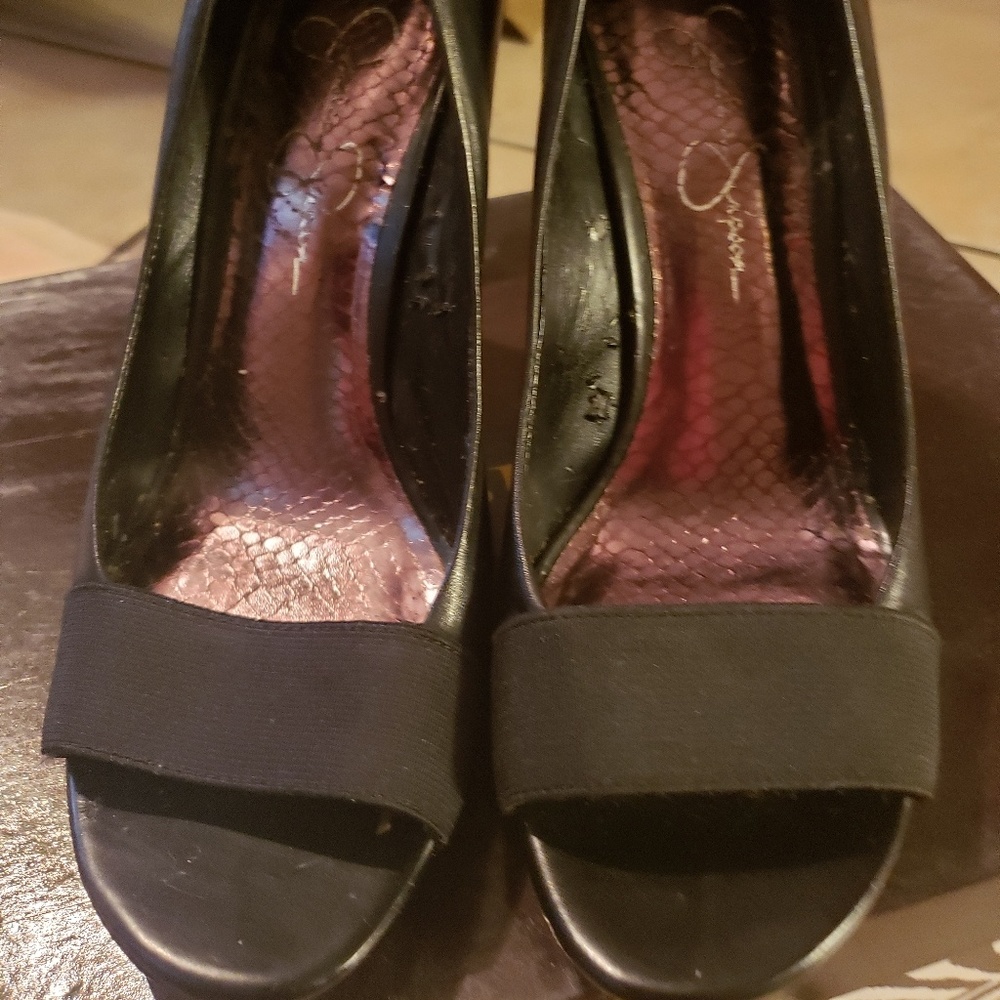 Women's shoes